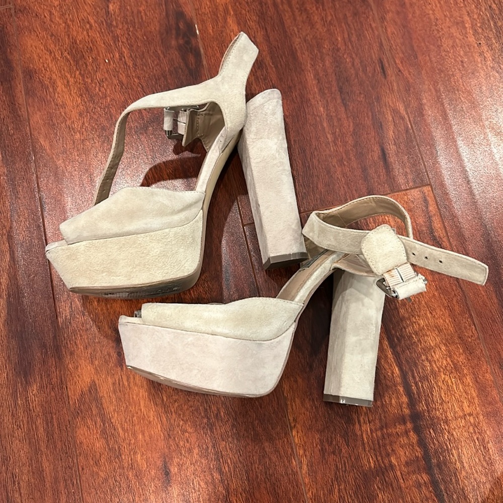 Steve Madden pumps
